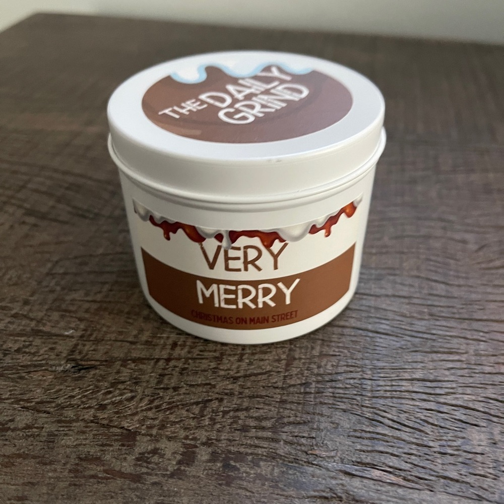 Daily Grind-Very Merry candle